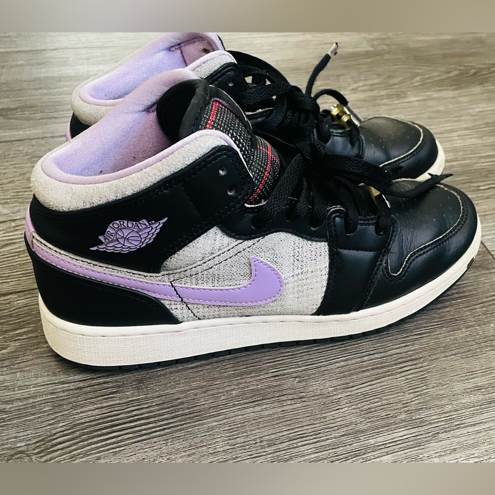 Nike Air Jordan Black and Purple High-Top Sneakers women 5.5 / 4 men